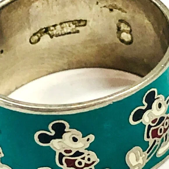 Mickey Mouse Ring Vintage 1970s Metal and Enamel Wide Ring Size 8 - Picture 9 of 10